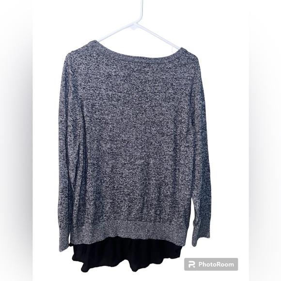 TORRID Womens Sweater Size 1 Black White Heathered Embroidered Rose Long Sleeve - Picture 3 of 5